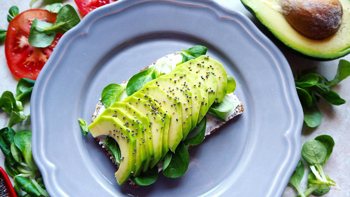 Benefits of Avocado and Why It's So Awesome to Eat